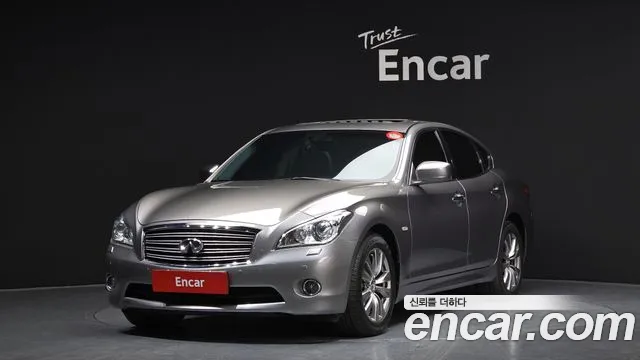 Infiniti M 2013