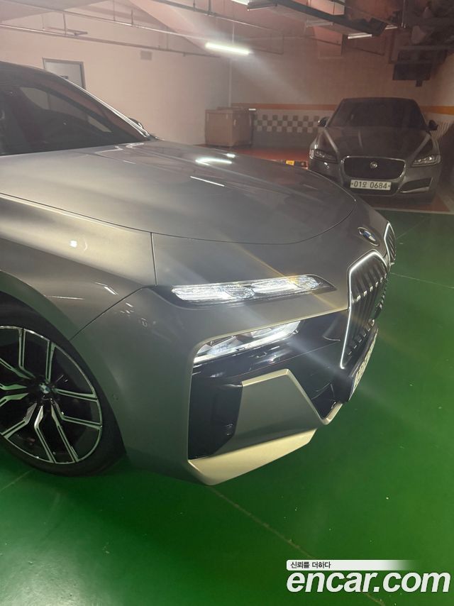 BMW 7-Series 2025