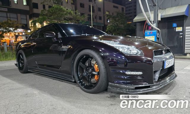 Nissan GT-R 2013