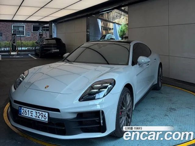 Porsche Panamera 2025