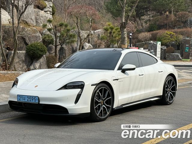 Porsche Taycan 2023
