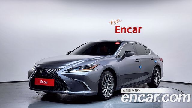 Lexus ES 2019