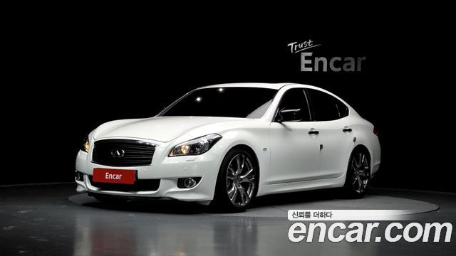 Infiniti M 2011