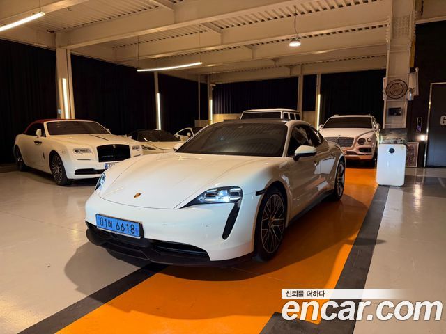Porsche Taycan 2023