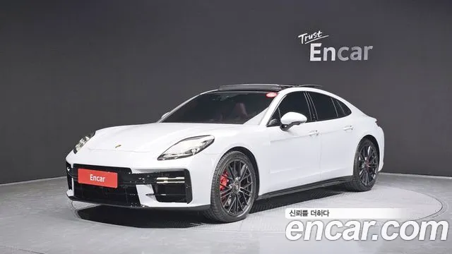 Porsche Panamera 2025