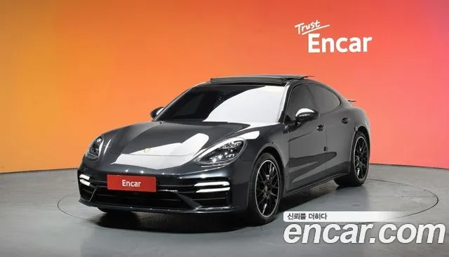 Porsche Panamera 2021