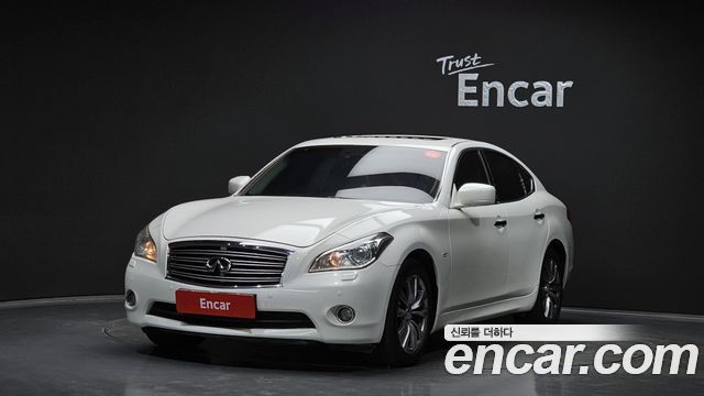 Infiniti M 2013