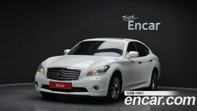 Infiniti M 2013