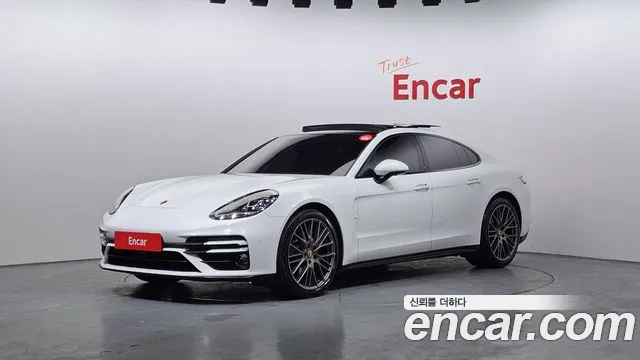 Porsche Panamera 2022