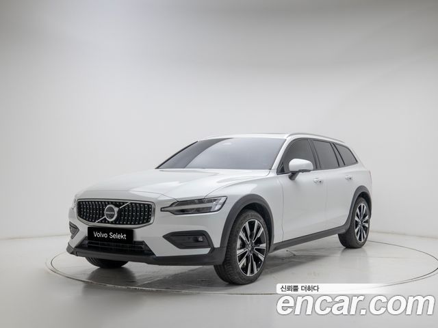 Volvo V60 2025