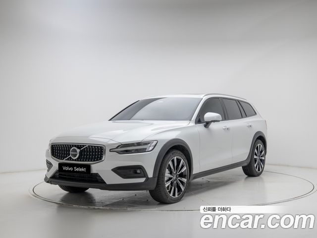 Volvo V60 2025