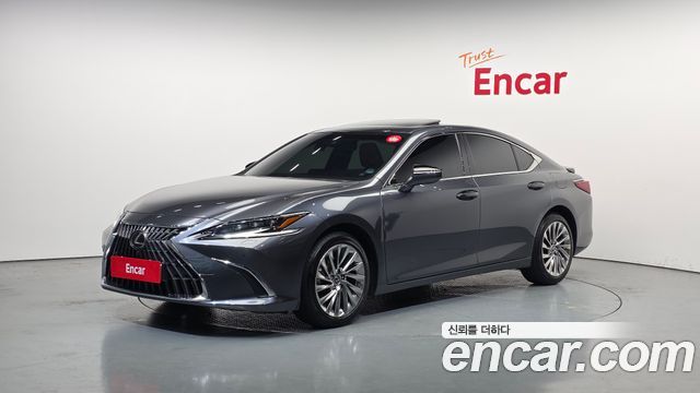 Lexus ES 2024