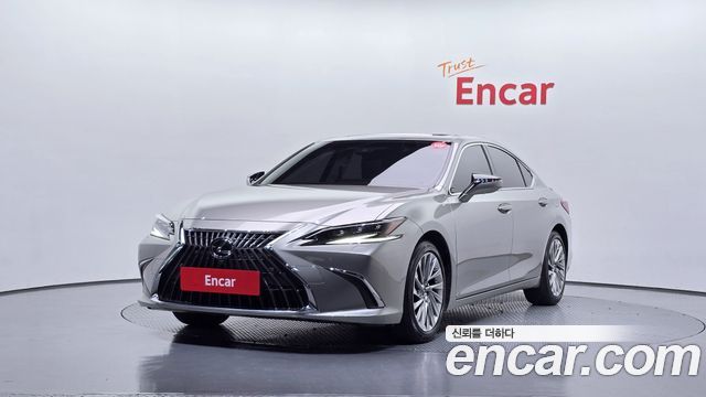 Lexus ES 2024