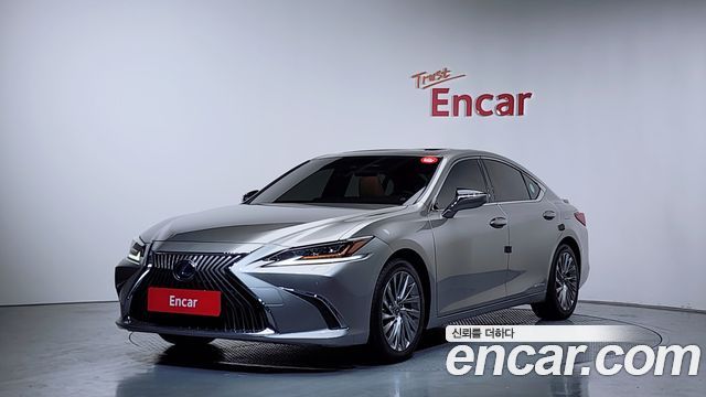 Lexus ES 2019