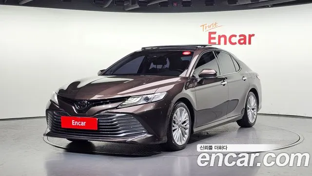 Toyota Camry 2019