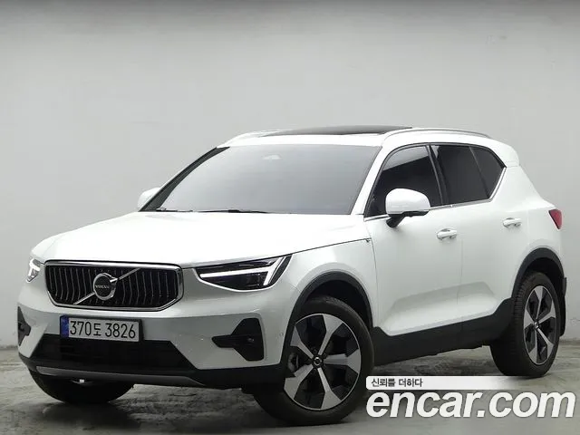Volvo XC40 2024
