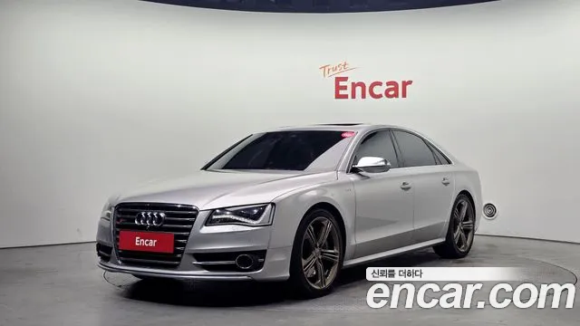 Audi S8 2013