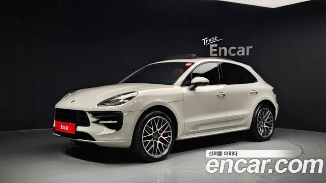 Porsche Macan 2021