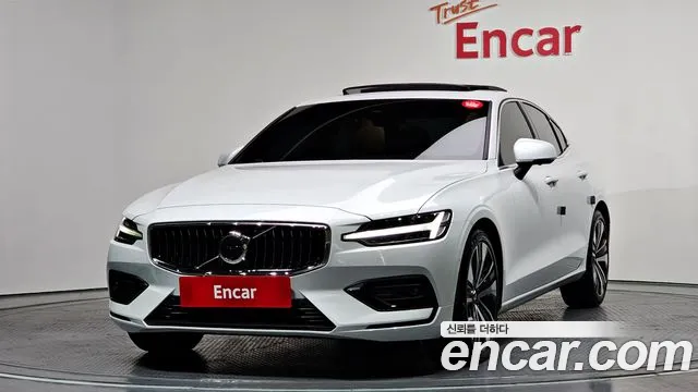 Volvo S60 2023