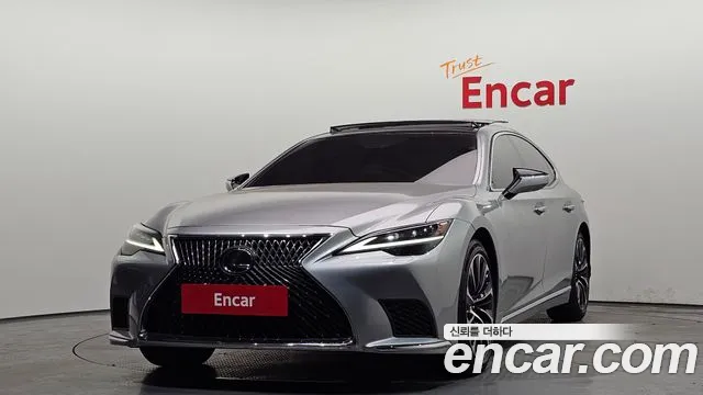 Lexus LS 2022
