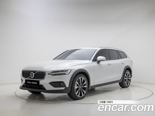 Volvo V60 2025