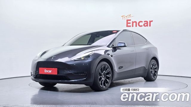 Tesla Model Y 2024