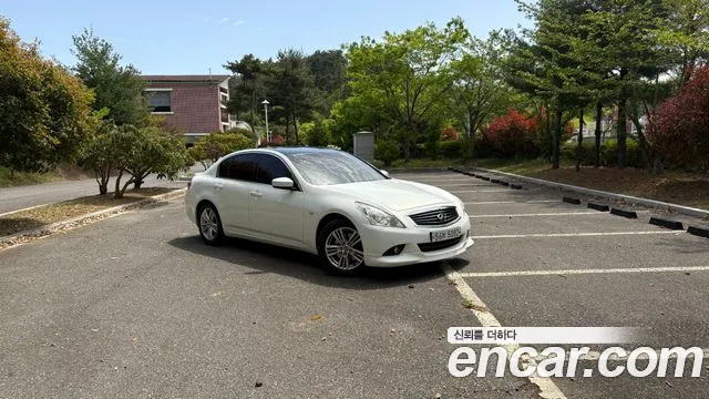 Infiniti G 2012