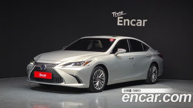 Lexus ES 2019