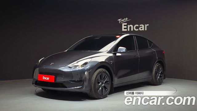 Tesla Model Y 2025