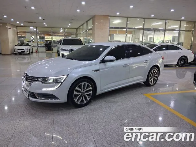 Renault SM6 2016