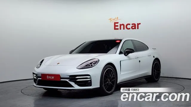 Porsche Panamera 2023