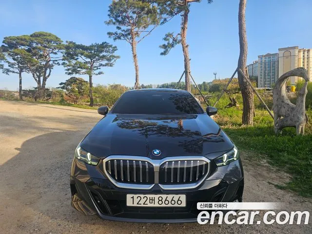 BMW 5-Series 2025