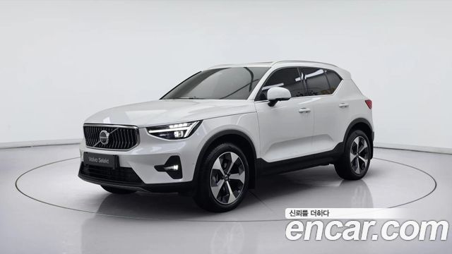 Volvo XC40 2025