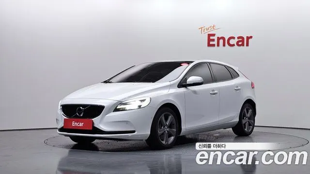 Volvo V40 2018