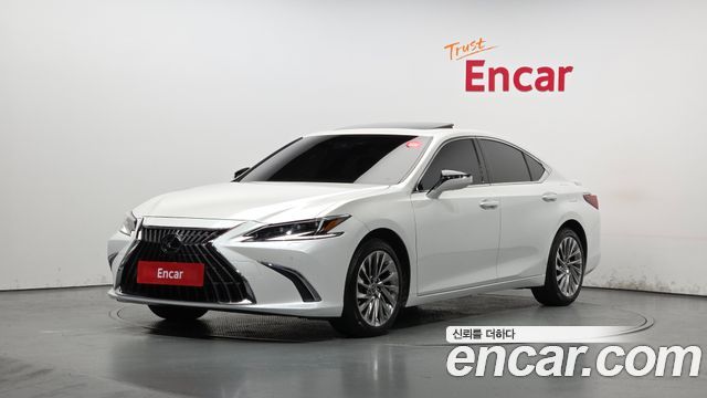 Lexus ES 2024
