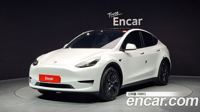 Tesla Model Y 2024