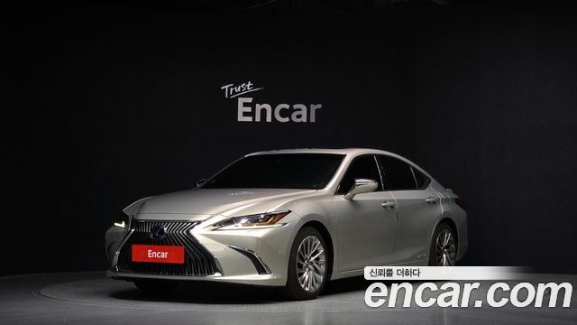 Lexus ES 2019