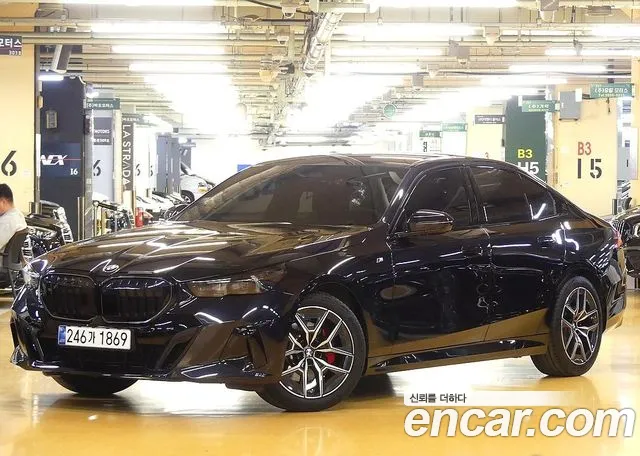 BMW 5-Series 2024