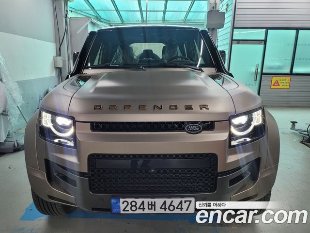 Land Rover Defender 2025