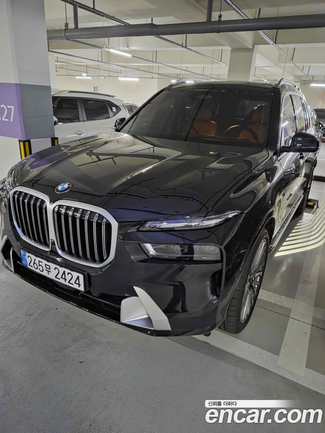 BMW X7 2025