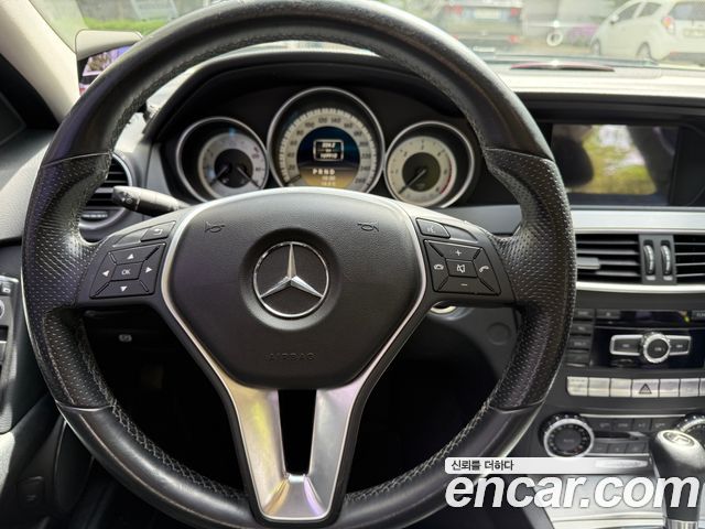 Mercedes-Benz C-Class 2011