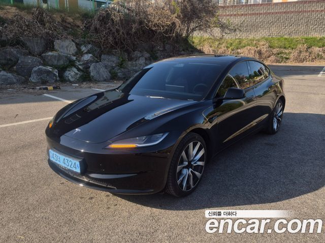 Tesla Model 3 2024