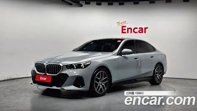 BMW 5-Series 2024