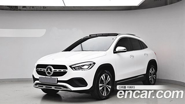 Mercedes-Benz GLA-Class 2021