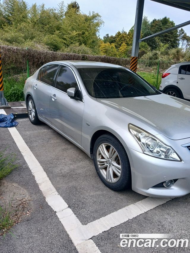 Infiniti G 2012