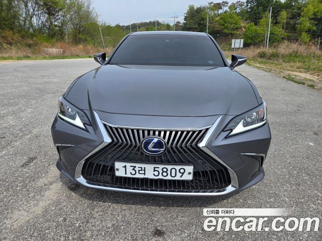 Lexus ES 2019