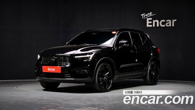 Volvo XC40 2025