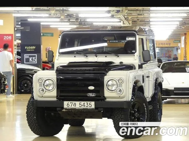 Land Rover Defender 2010