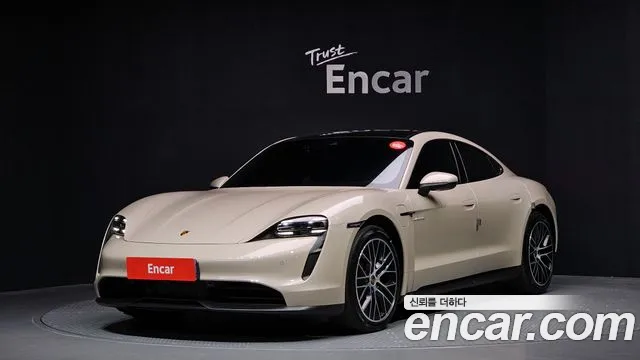 Porsche Taycan 2022