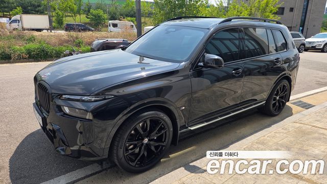 BMW X7 2025